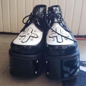 Studded Gothic Cross Lace-up Platform Creepers